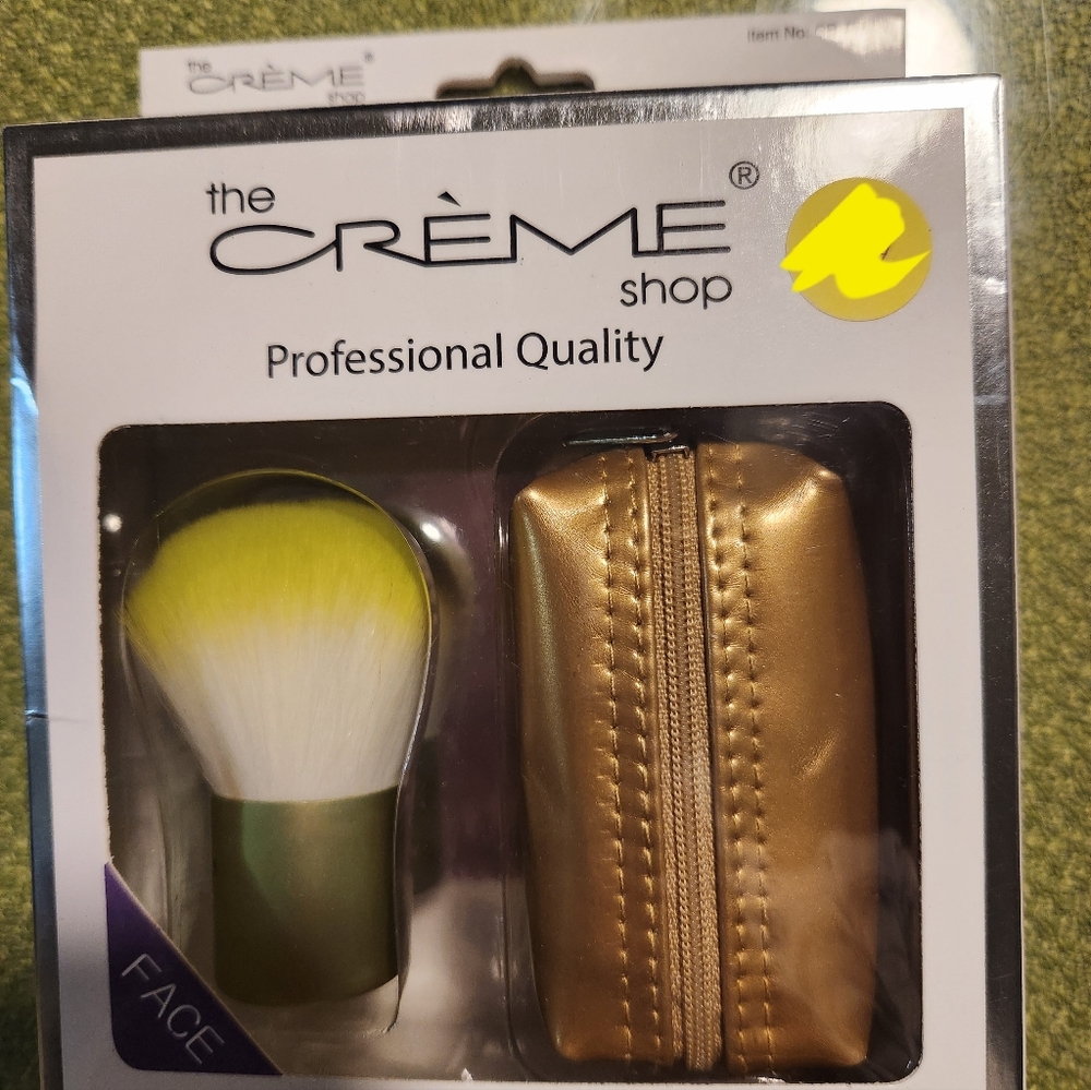 Kabuki Brush